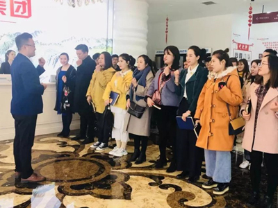 熱烈歡迎丨昌禾商學(xué)院，柔然彩虹隊(duì)光臨寧夏昌禾裝飾參觀學(xué)習(xí)！